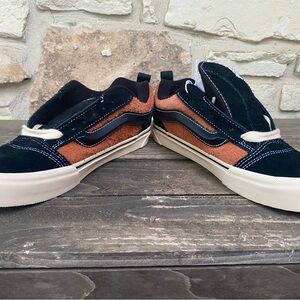 Vans -Disney Knu Skool X “Scar” Black and Tan Sneakers Size 7.5